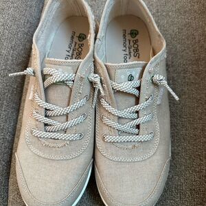 BOBS from Sketchers Memory Foam size 9 US